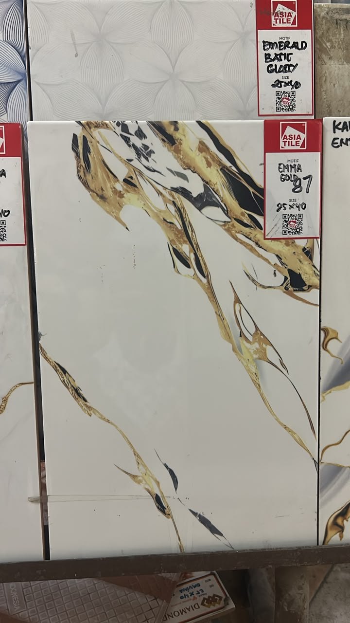 Keramik 25x40 Emma Gold foto 1