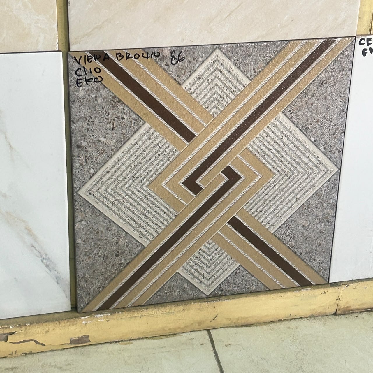 Viena brown 40x40 foto 1